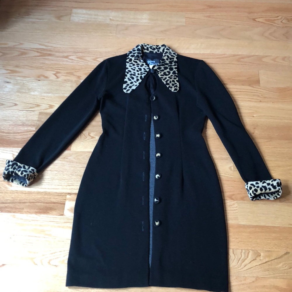 2/$20 Women’s dress sz 5/6 leopard print collar